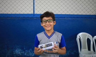 Prefeitura de Fabriciano entrega 1.200 óculos para alunos da rede municipal com problemas de visão