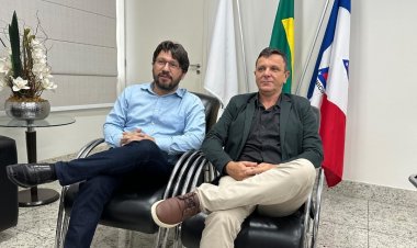 Prefeito de Timóteo, Douglas Willkys, recebe o Prefeito eleito, Capitão Vitor Prado