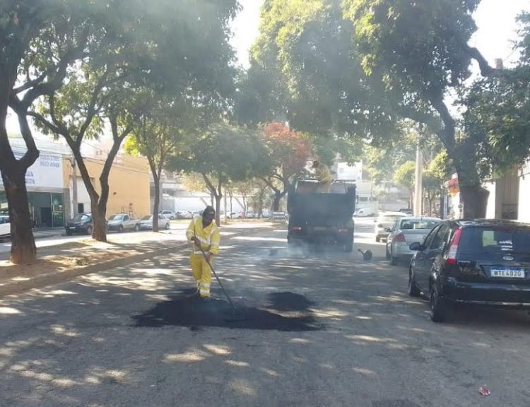 Prefeitura de Ipatinga mantém três equipes mobilizadas em operação tapa-buracos