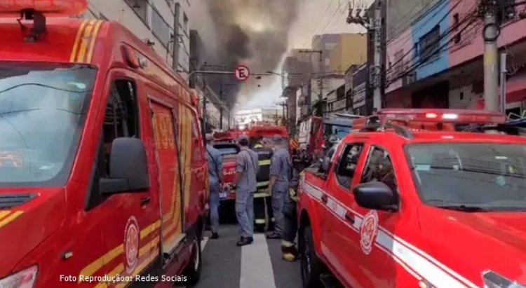 Incêndio Afeta Cerca de 200 Lojas no Shopping 25 de Março, Brás