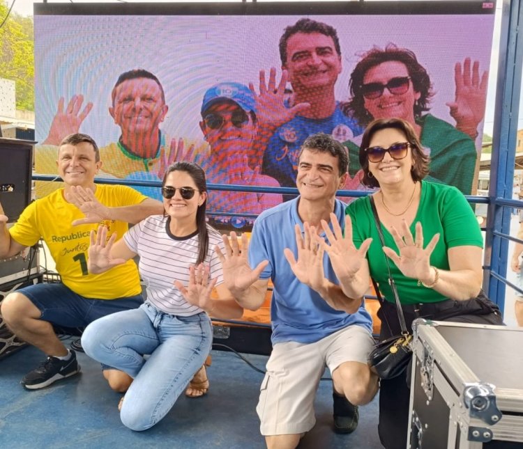 Prefeito eleito de Timóteo Capitão Victor Prado comemora a sua vitória na feira do Timirim