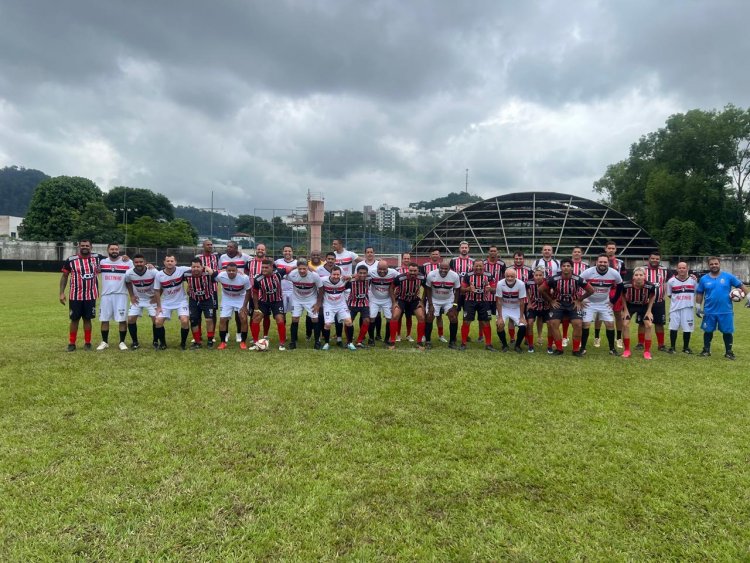 Jogo Entre Solteiros e Casados com direito a homenagem e resenha no Campo do Industrial no Timirim em Timóteo